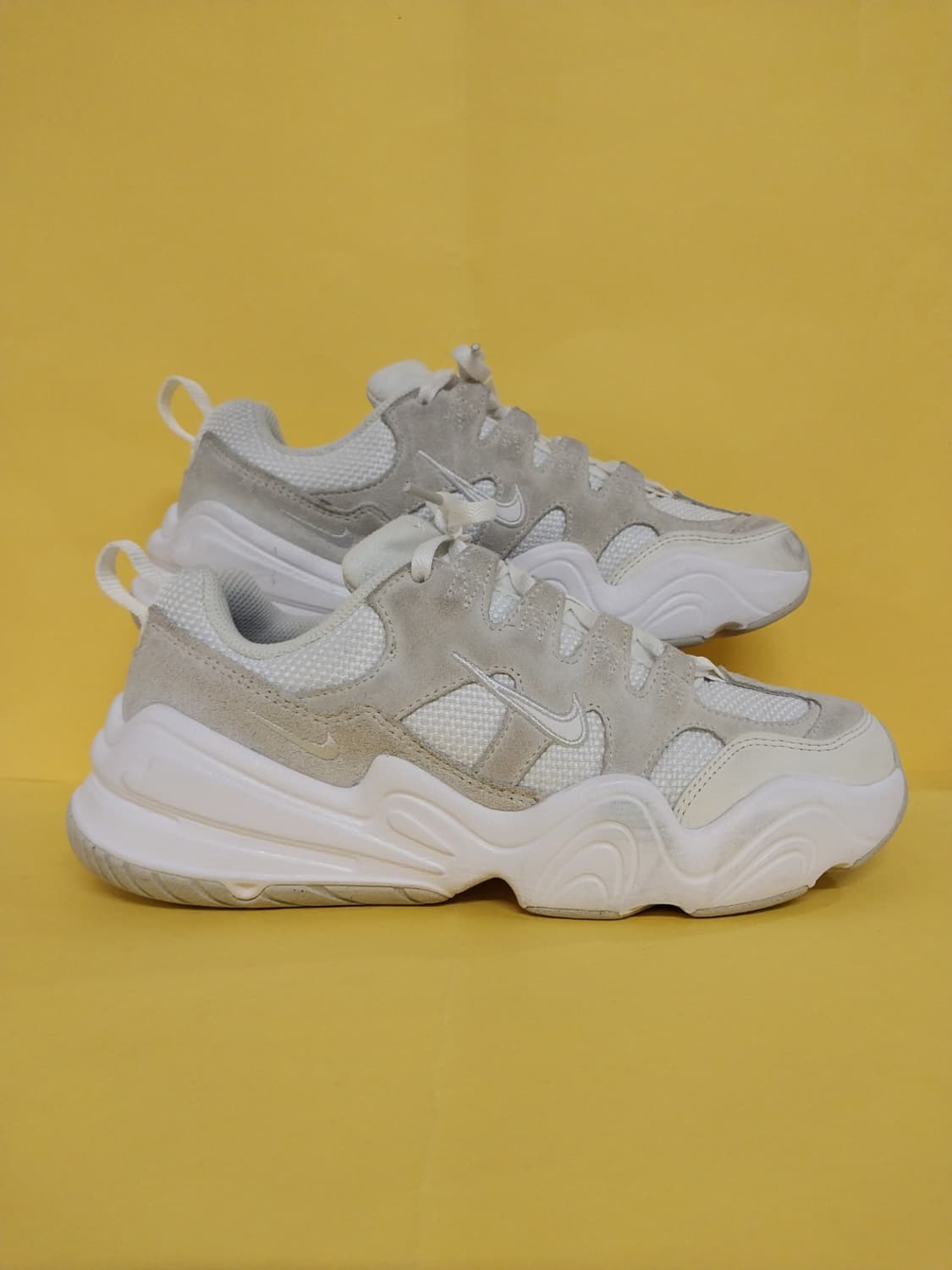 여성 나이키 테크 헤라 화이트 런닝화, 운동화 (235) 상품이미지3