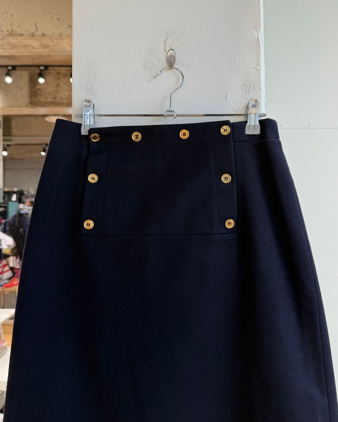 셀린느 네이비 골드 버튼 미디스커트  상품이미지3