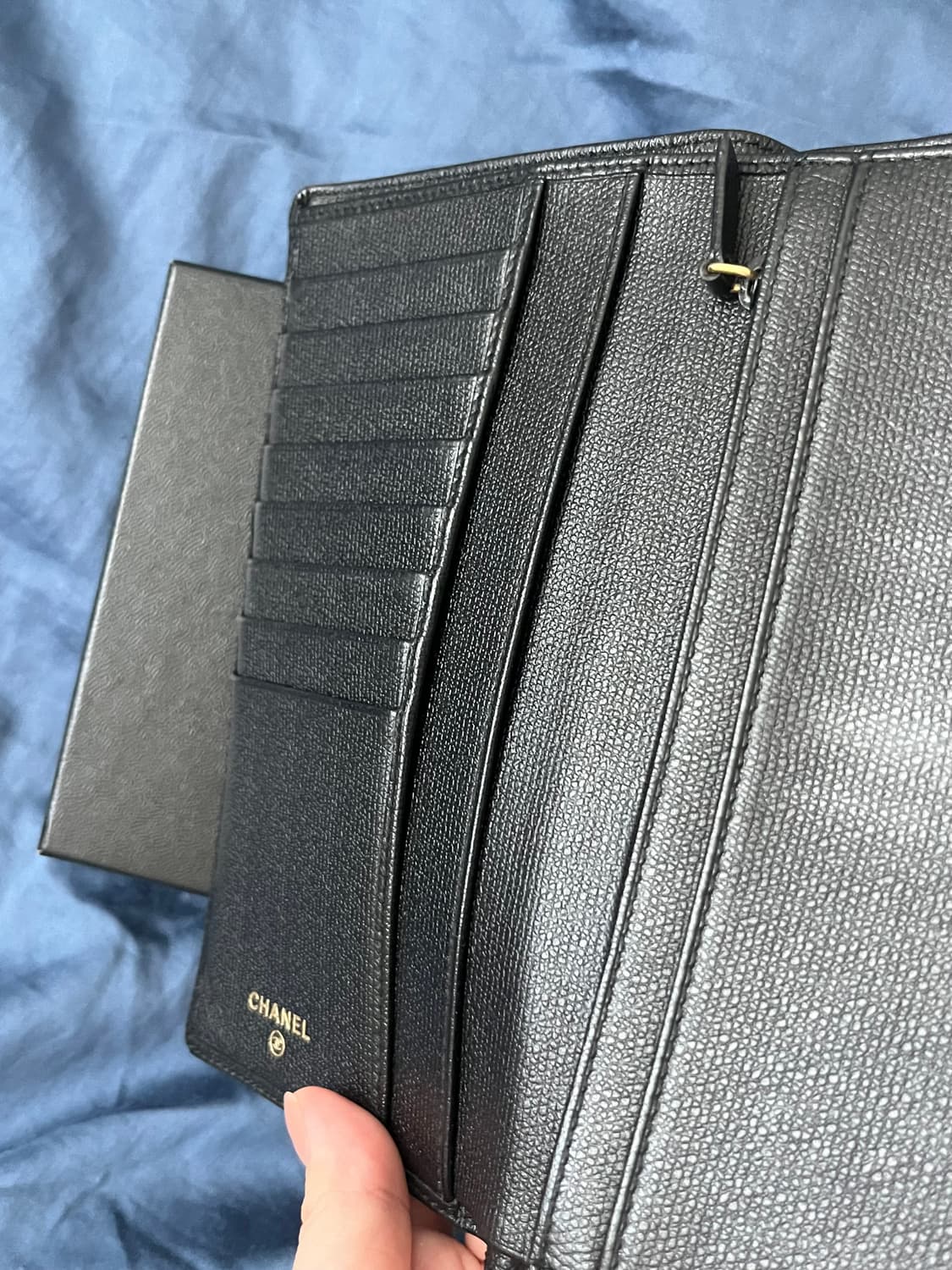 샤넬 빈티지 블랙 레더 클래식 반지갑 상품이미지5