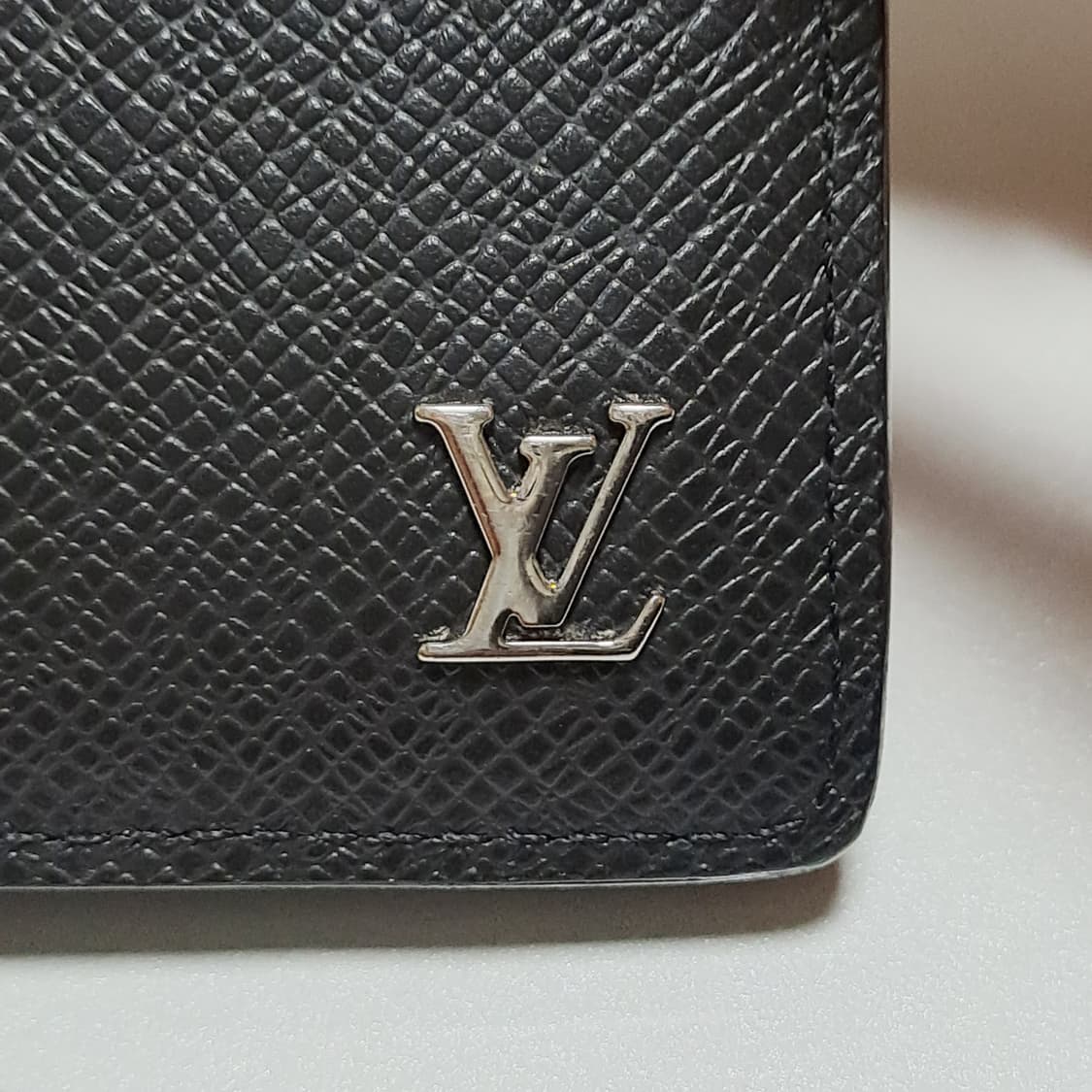 [100%/정품] 루이비통 멀티플 타이가 블랙 반지갑, 루이비통지갑 상품이미지4