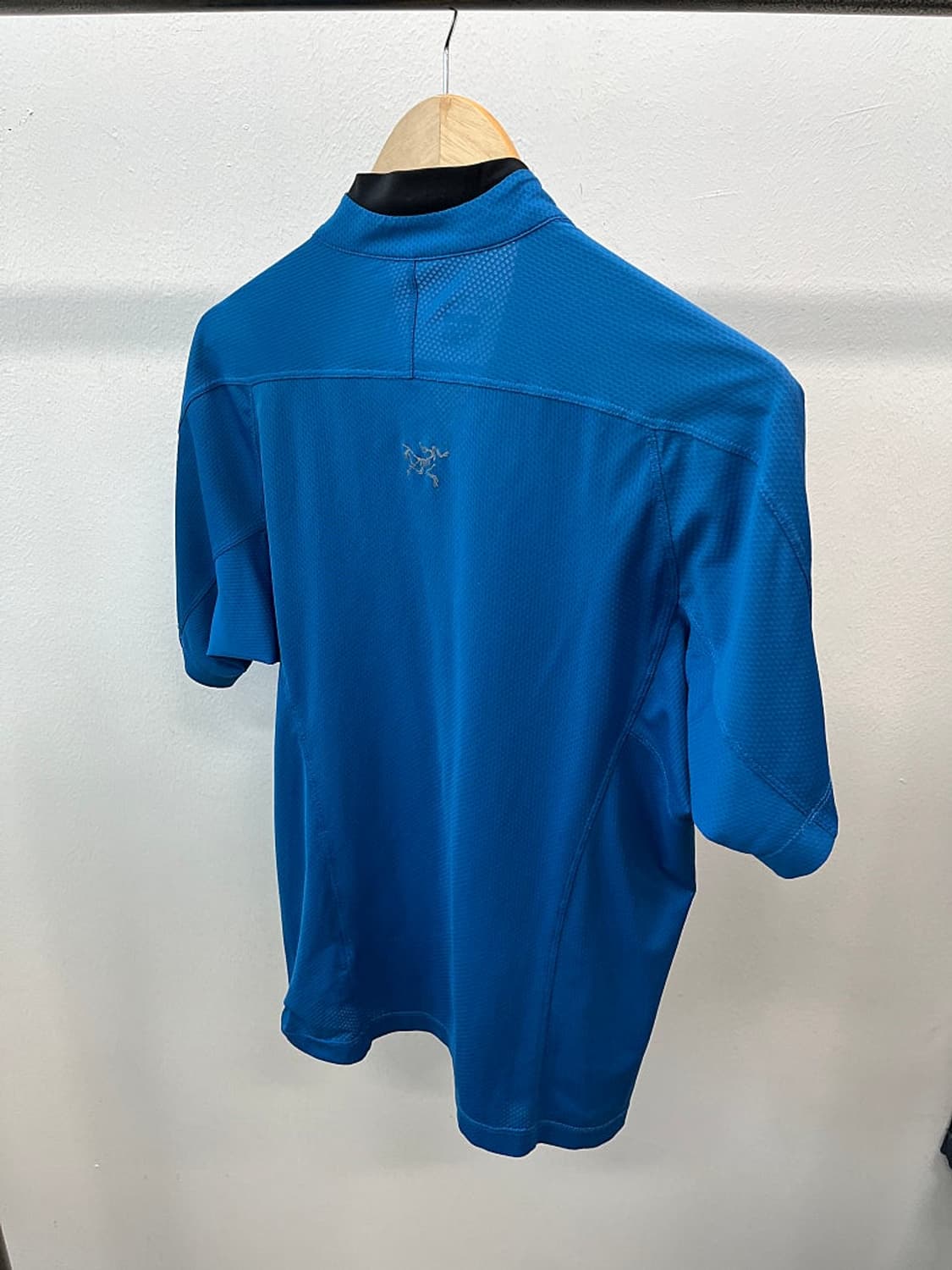 95) 아크테릭스 반집업 기능성티  상품이미지8