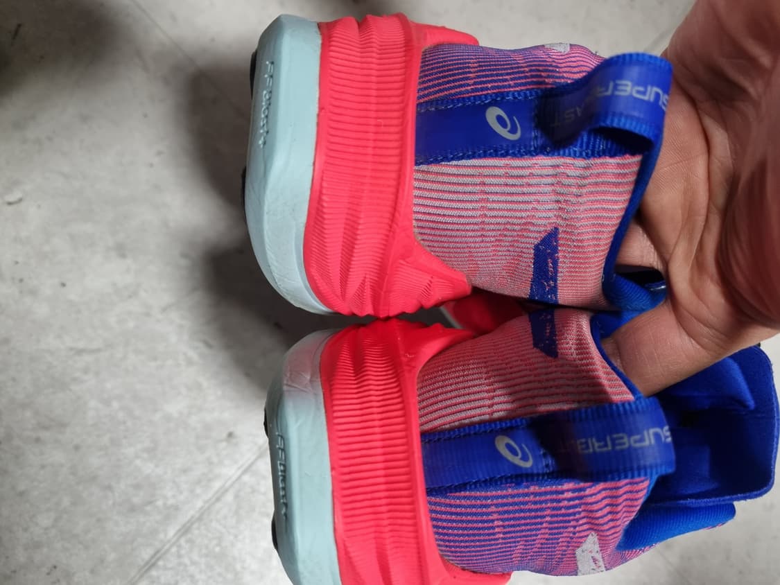 아식스 슈퍼블라스트 러닝화  상품이미지3