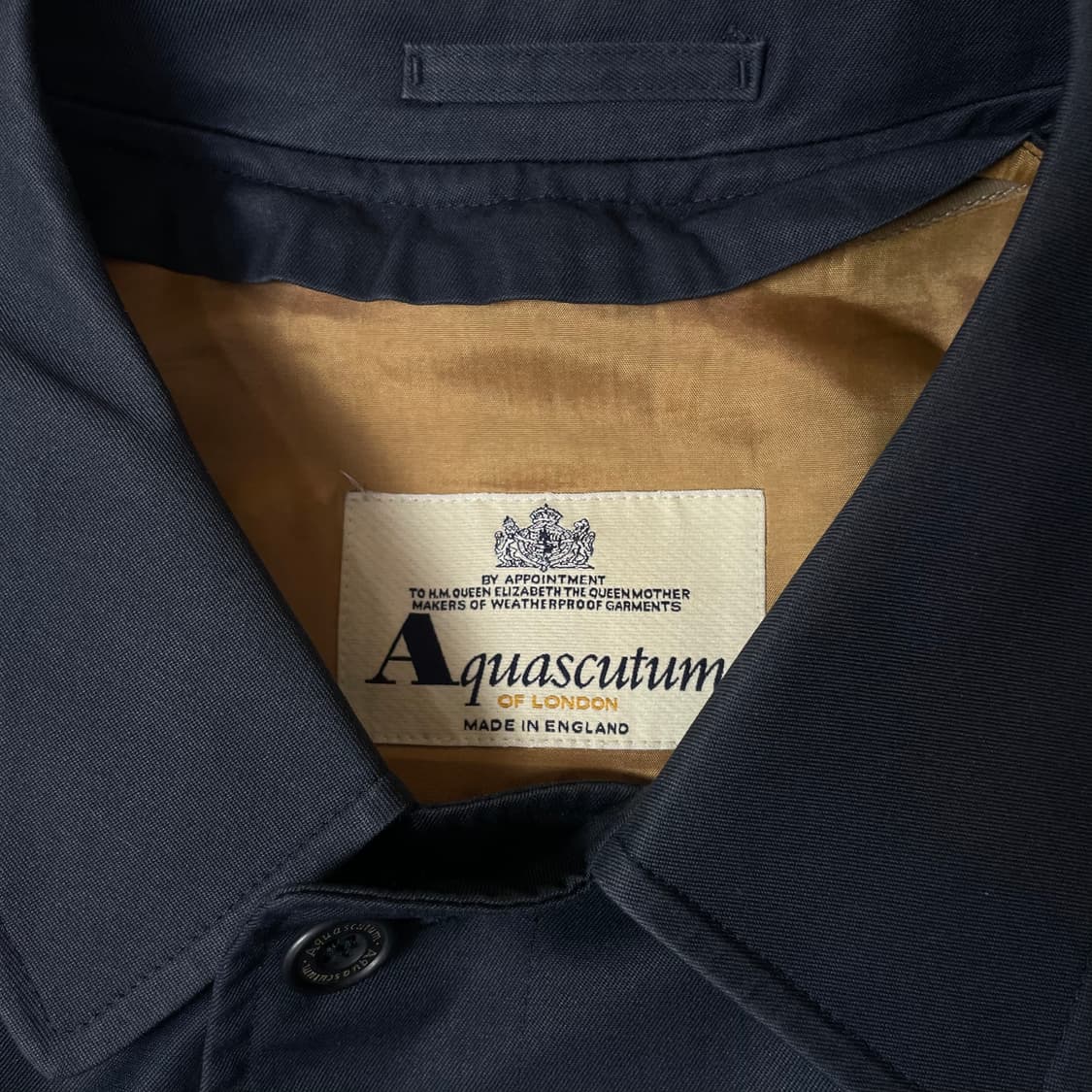 아쿠아스큐덤 네이비 래글런 코트 상품이미지4