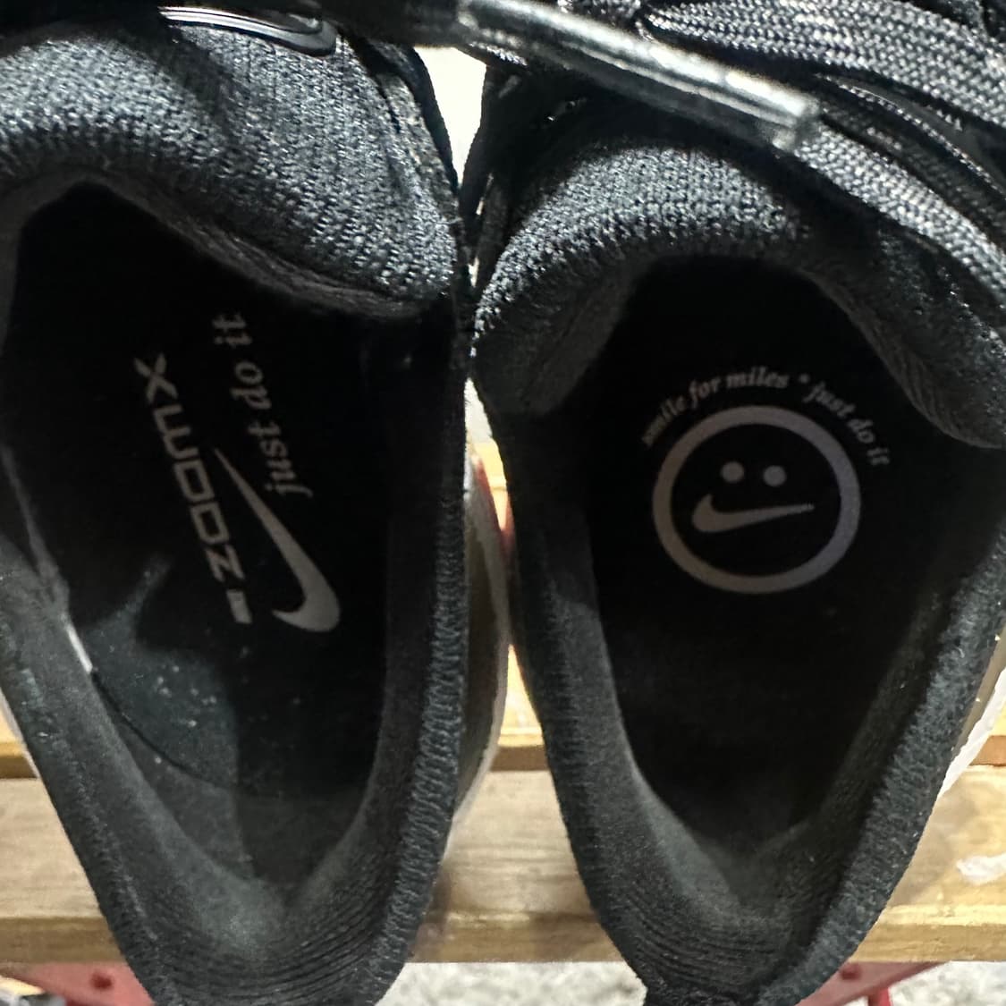 235) 나이키 운동화 여성 여자 신발 인비서블 런3 런닝화 상품이미지8