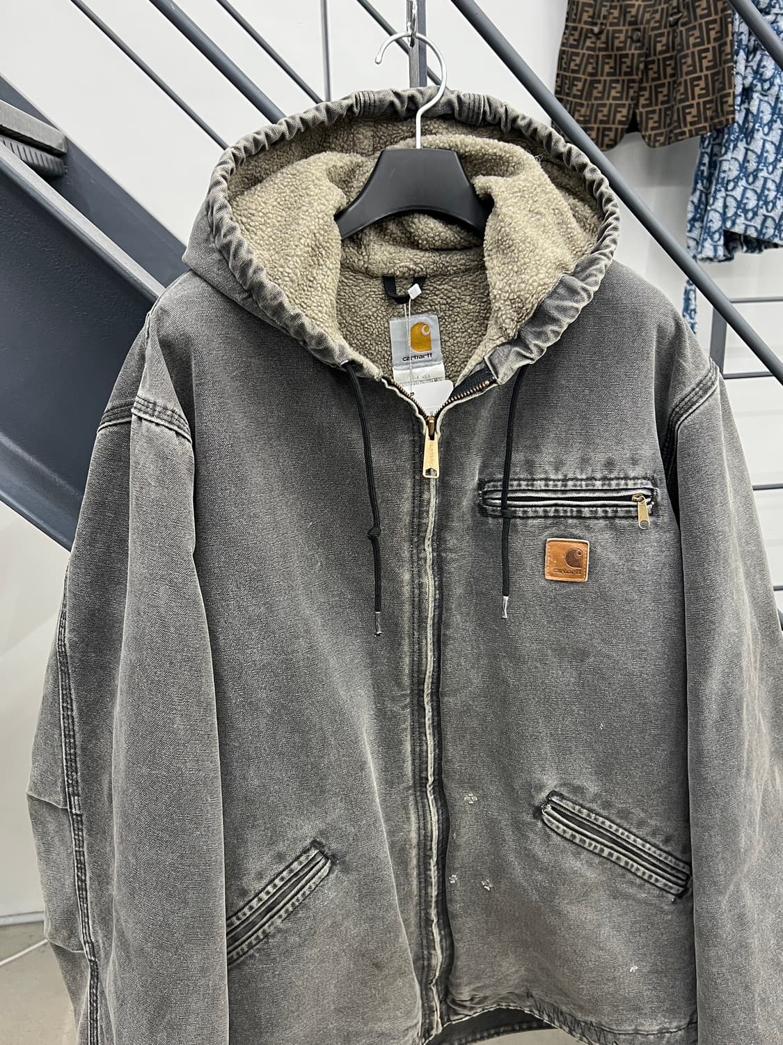 칼하트 J141 블랙 시에라 후드 자켓 상품이미지2