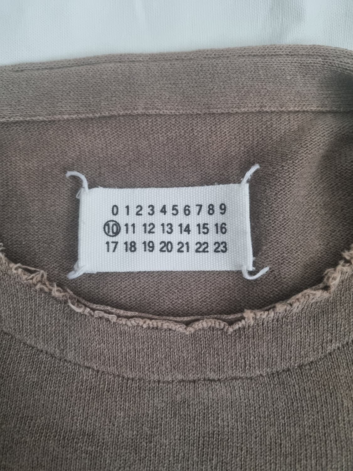 Martin margiela neck distressed knit 상품이미지3