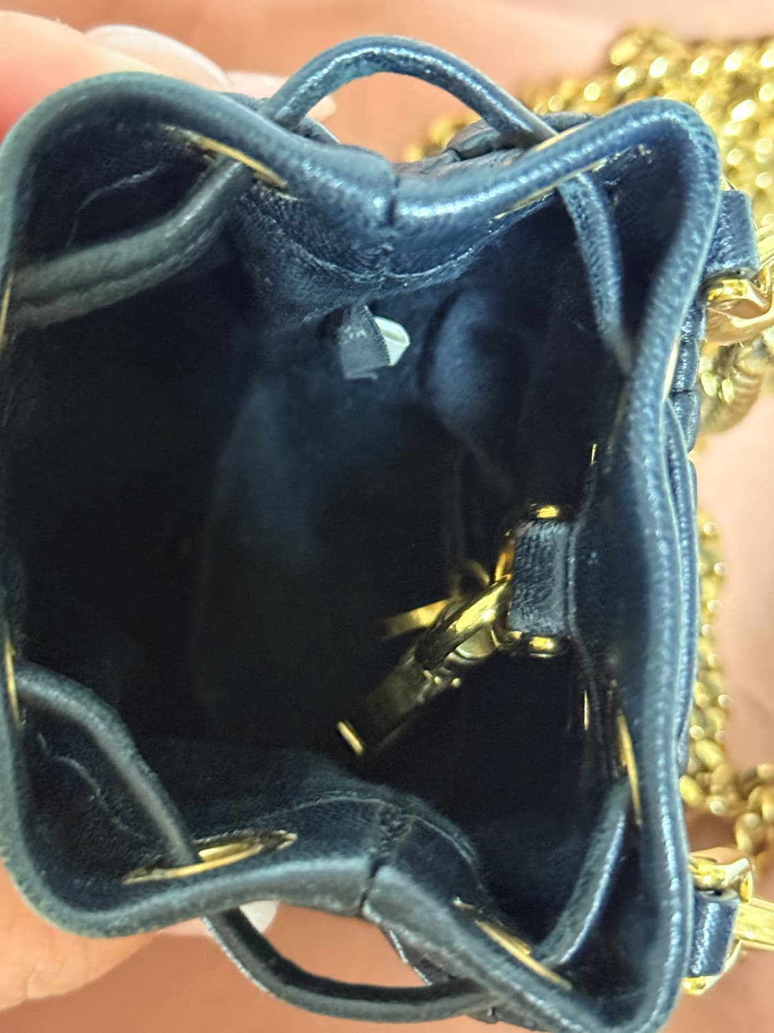 미우미우 마틀라쎄 미니 버킷백 상품이미지4