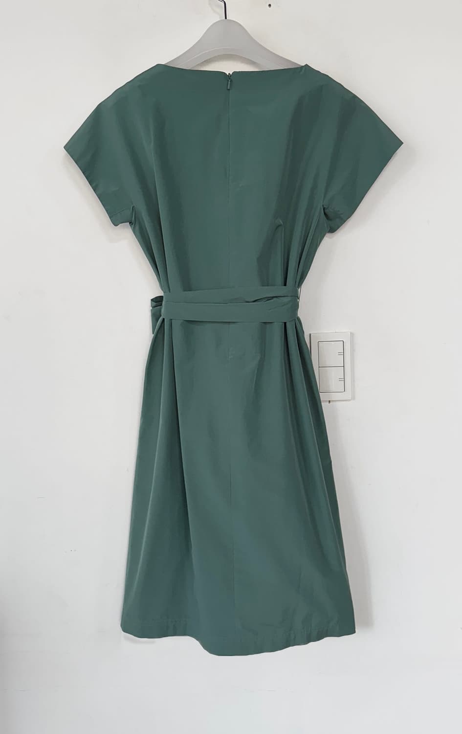 막스마라 22 벨티드 셔링 코튼 원피스 상품이미지5