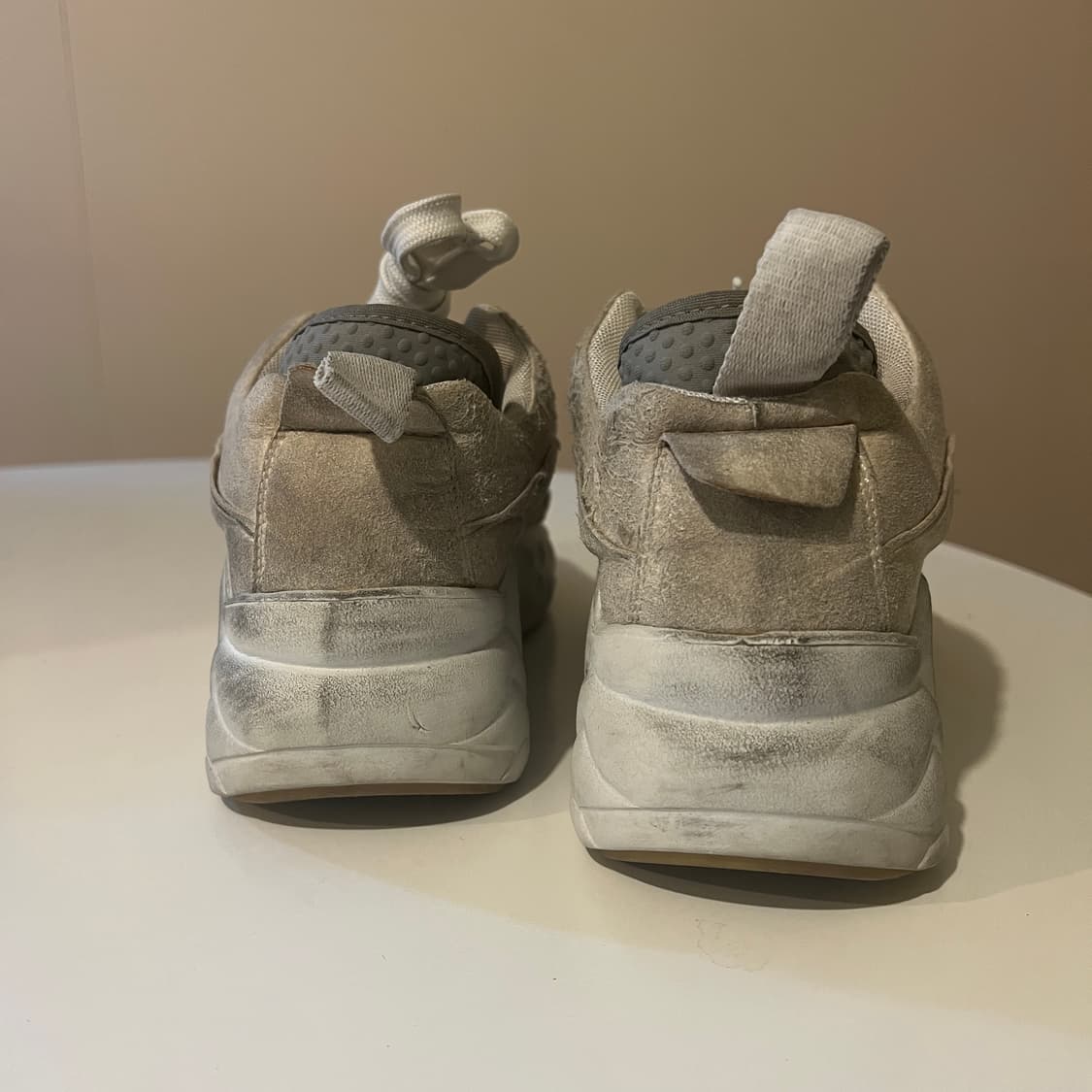 아크네 맨하탄 더티 스니커즈 상품이미지3