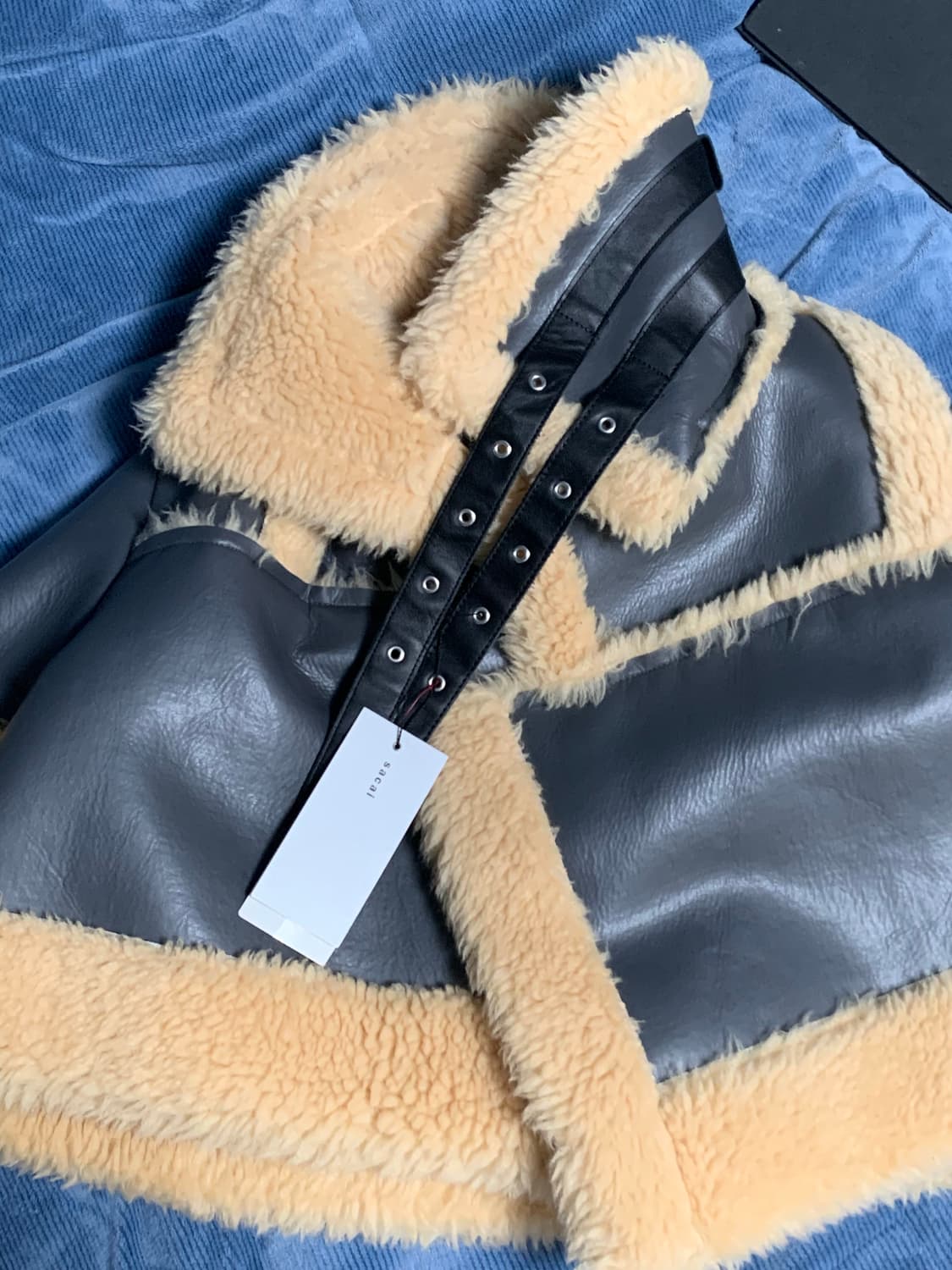 (택o) Sacai 22fw 시어링 무스탕 상품이미지3