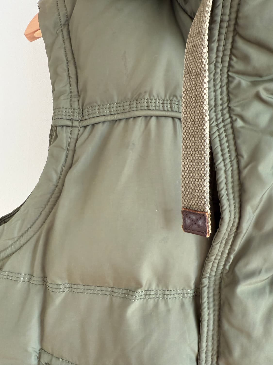 후아유(WHO.A.U) 패딩 베스트 상품이미지4