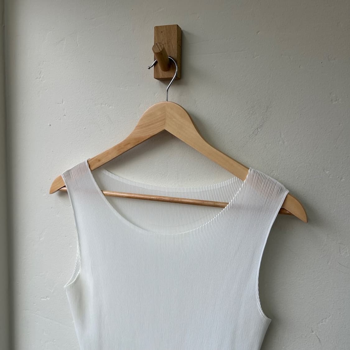 16480 - 플리츠 플리즈 미스트 슬리브리스 상품이미지1