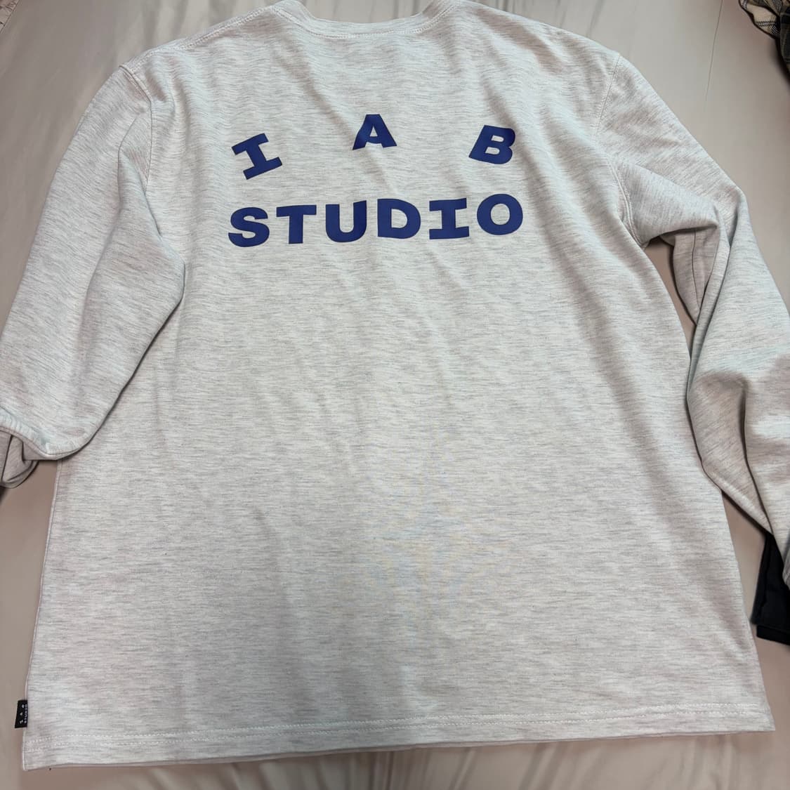 아이앱 스튜디오 롱슬리브 라이트 그레이 상품이미지2