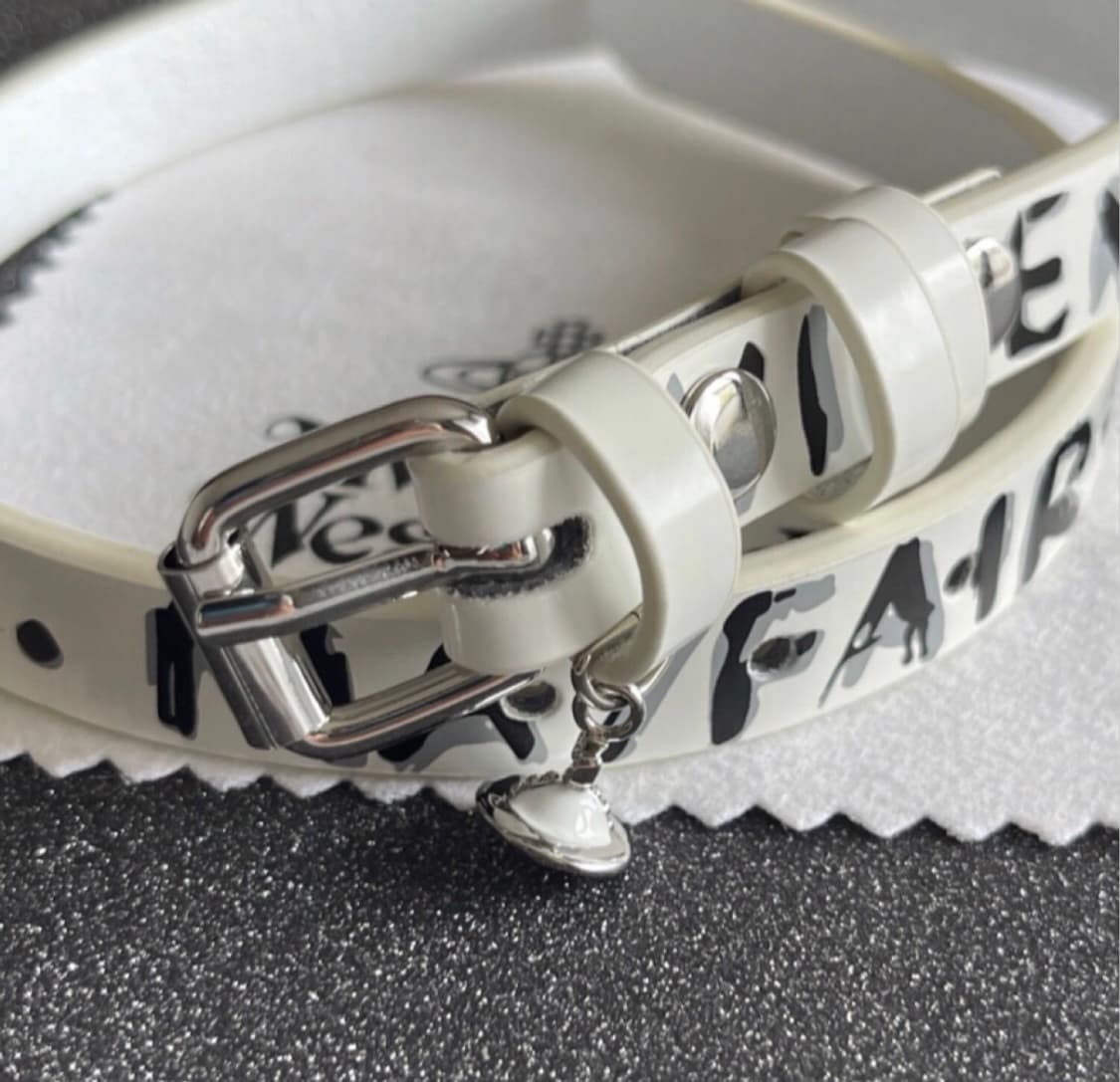 비비안웨스트우드 아카이브 레터링 orb 팬던트 화이트레더 초커 상품이미지4