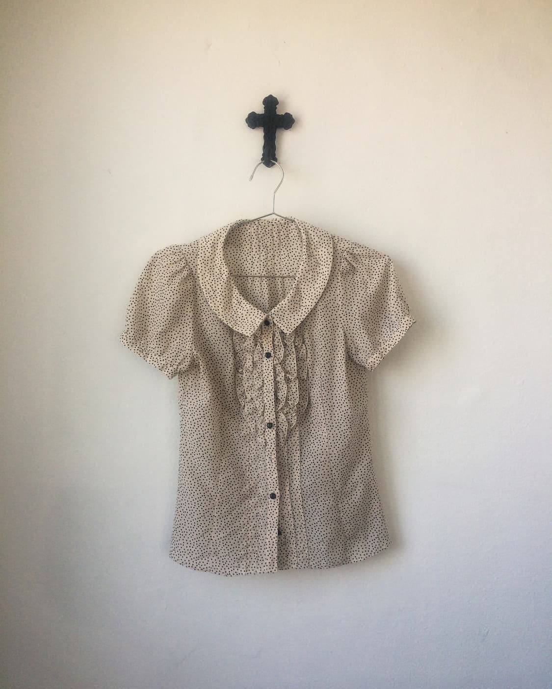 Dot pattern frill blouse 상품이미지1