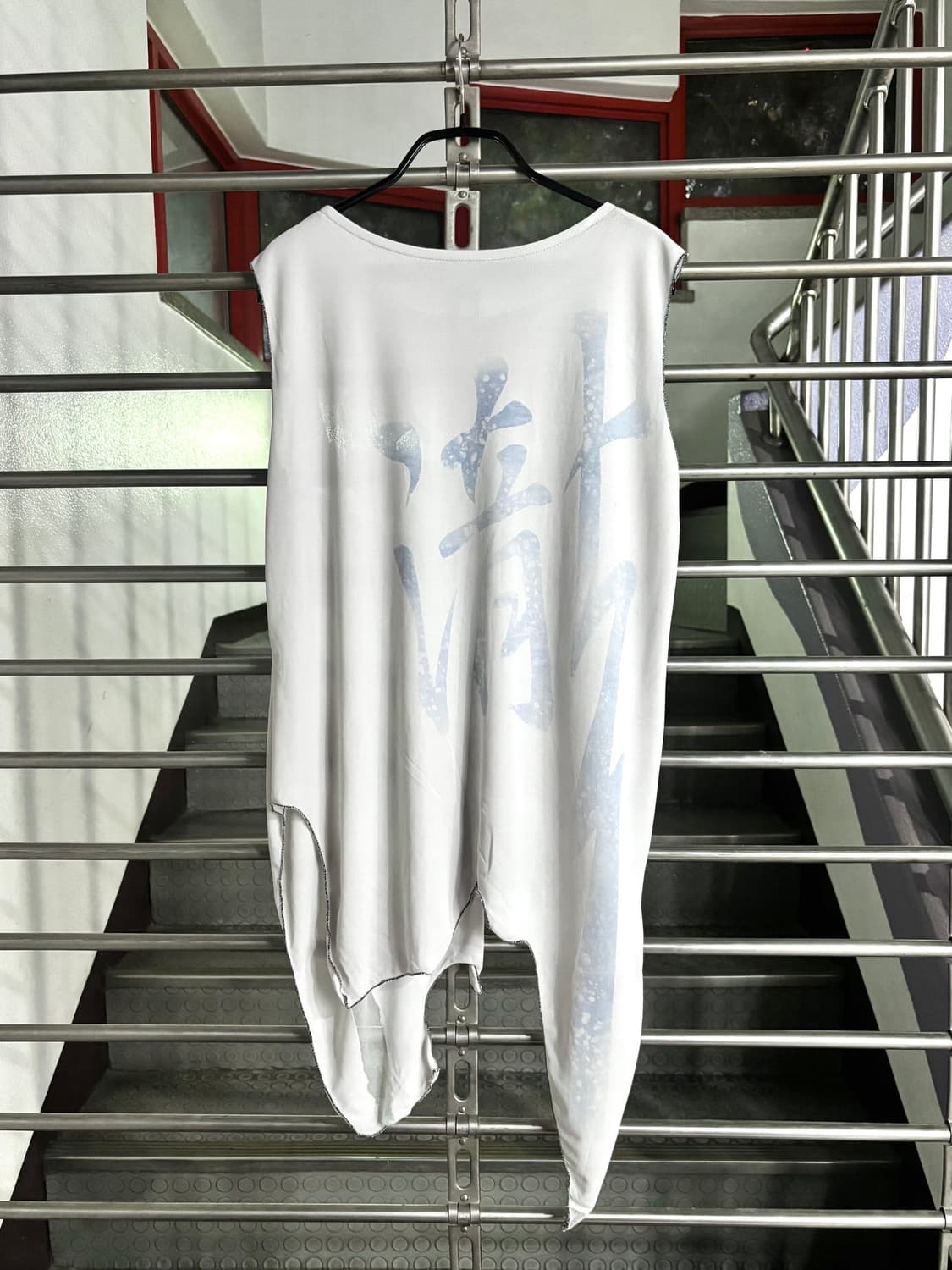 Asymmetric Print Sleeveless Top 상품이미지7