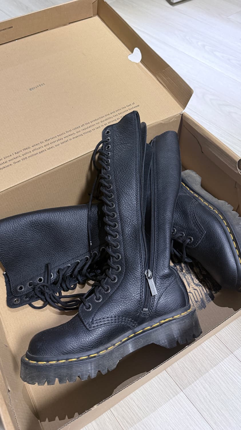 닥터마틴 1B60 벡스 20홀 롱부츠 블랙 상품이미지5