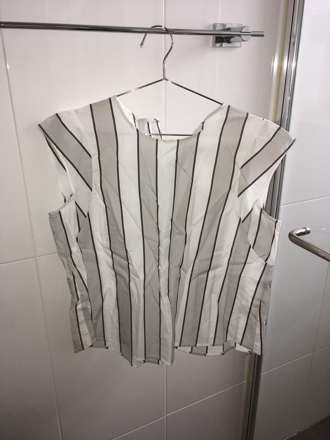 스트라이프 슬리브리스 상품이미지1