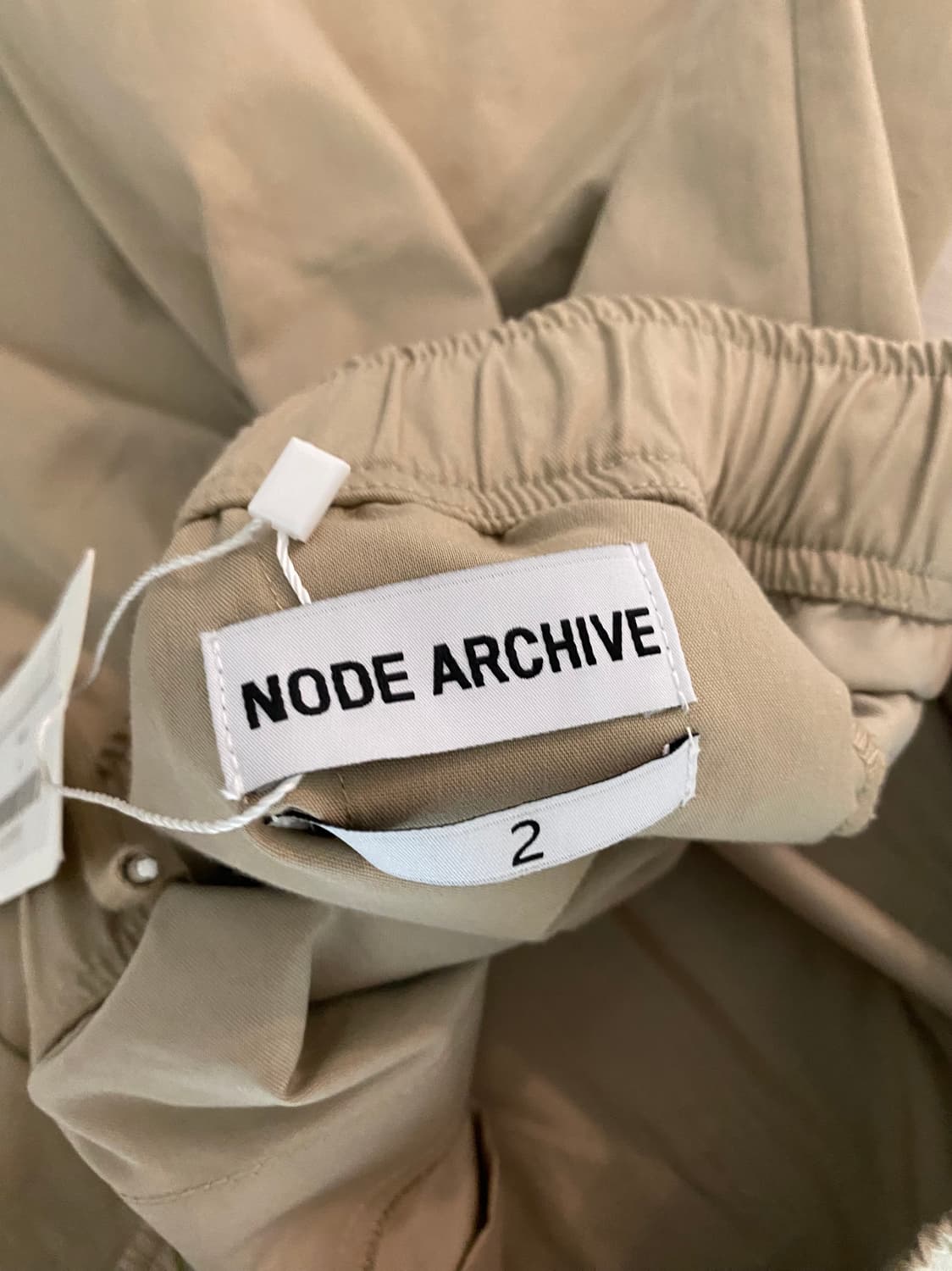 노드아카이브 (새상품) 와이드 테이퍼드 밴딩 버뮤다 팬츠 (라이트 카키) 상품이미지6