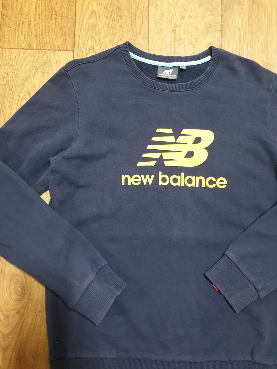 1169 뉴발란스 라운드티 95 사이즈입니다 상품이미지4