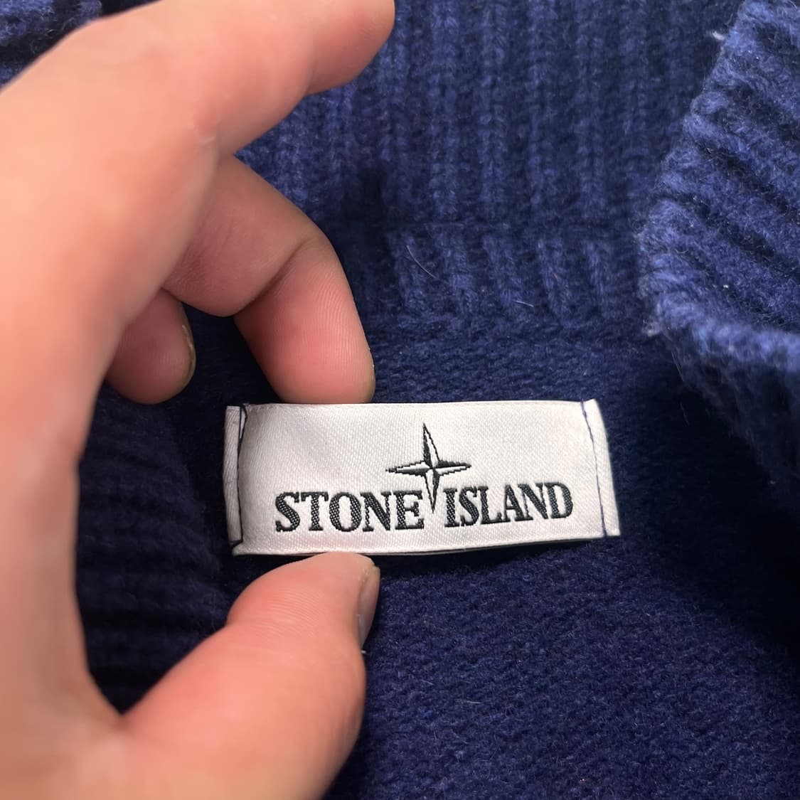 100 스톤아일랜드 버튼 니트 집업 상품이미지4