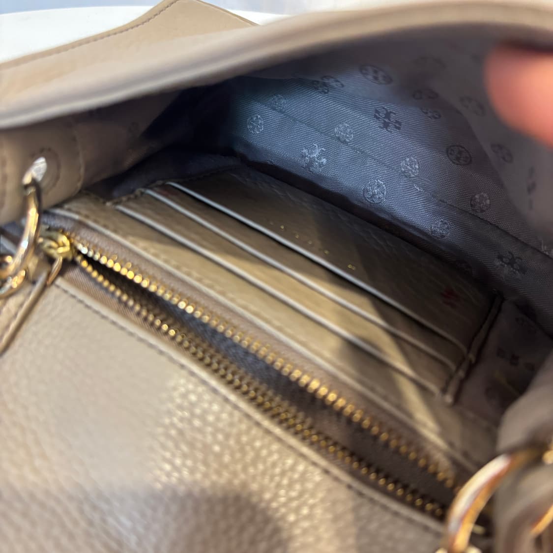 정품 토리버치 가죽 크로스백     상품이미지8