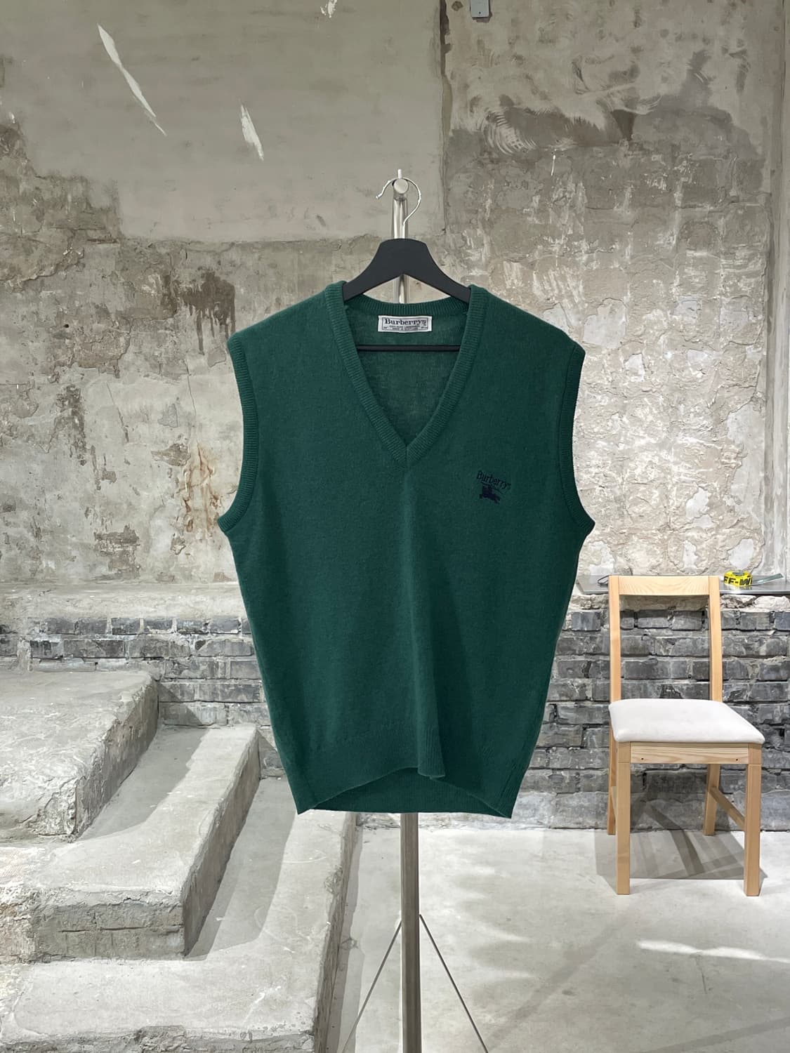 버버리 그린 기마로고 V넥 니트 베스트 상품이미지1