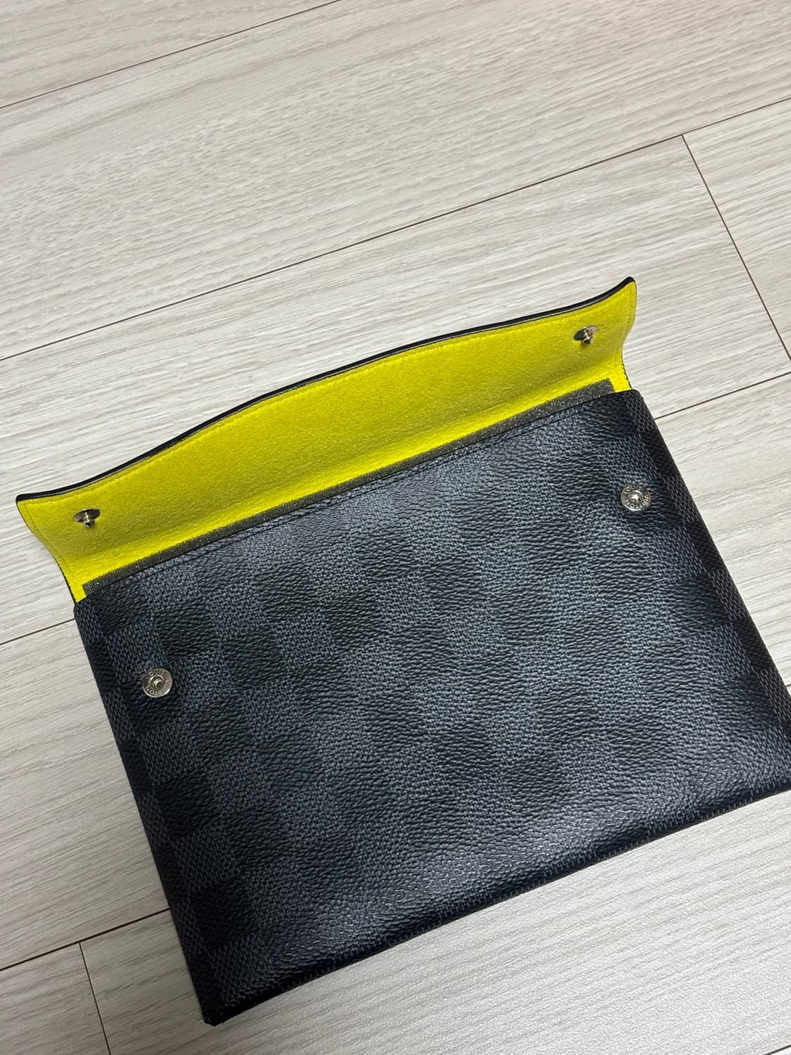 루이비통 다미에 알파 트리플 파우치 클러치 상품이미지7