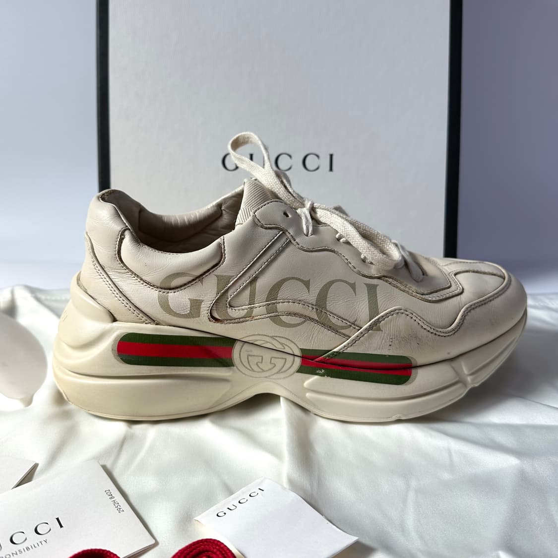 [풀박스] 구찌 롸이톤 레더 띠 로고 스니커즈 7.5(265mm) 라이톤 상품이미지2