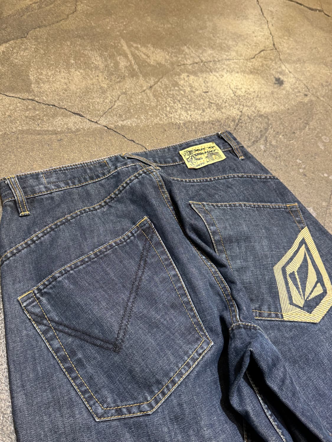 볼컴 USA 엔지니어드진 상품이미지4