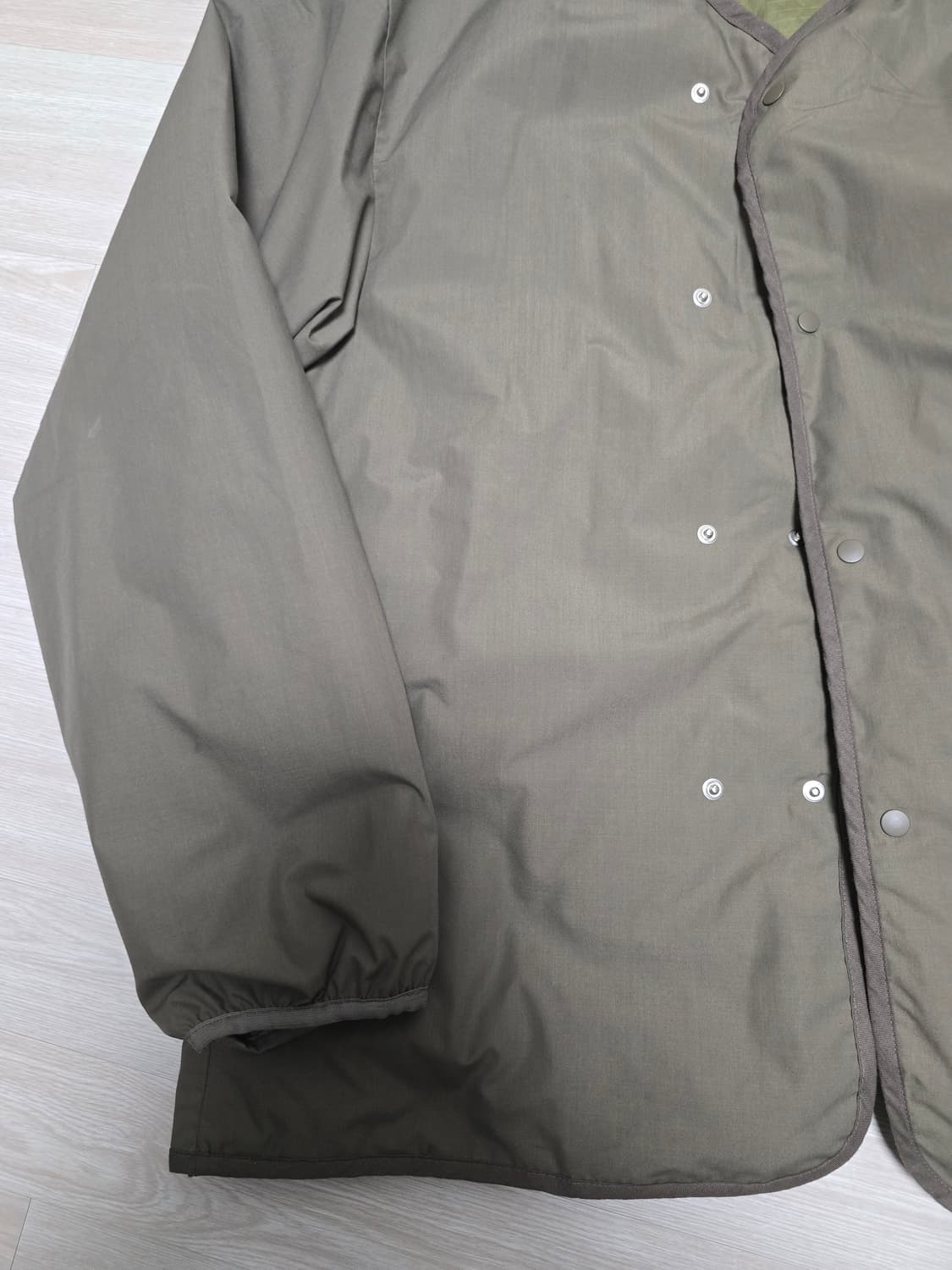 나나미카 리버시블 다운 카키베이지
- xl 사이즈 상품이미지5