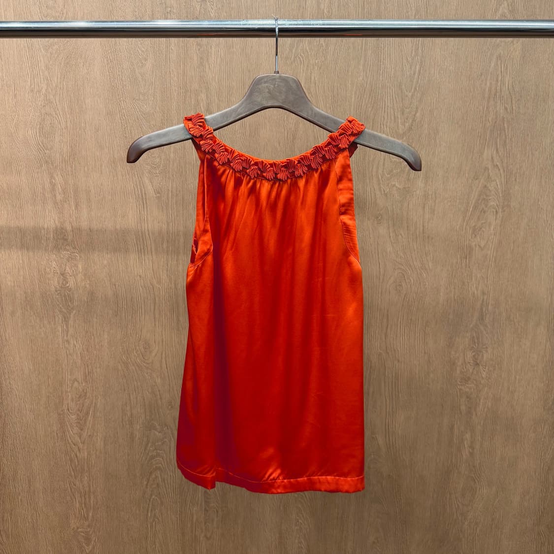 바나나 리퍼블릭 슬리브리스 블라우스 프릴넥 무지 디테일 슬림핏 레드 상품이미지3