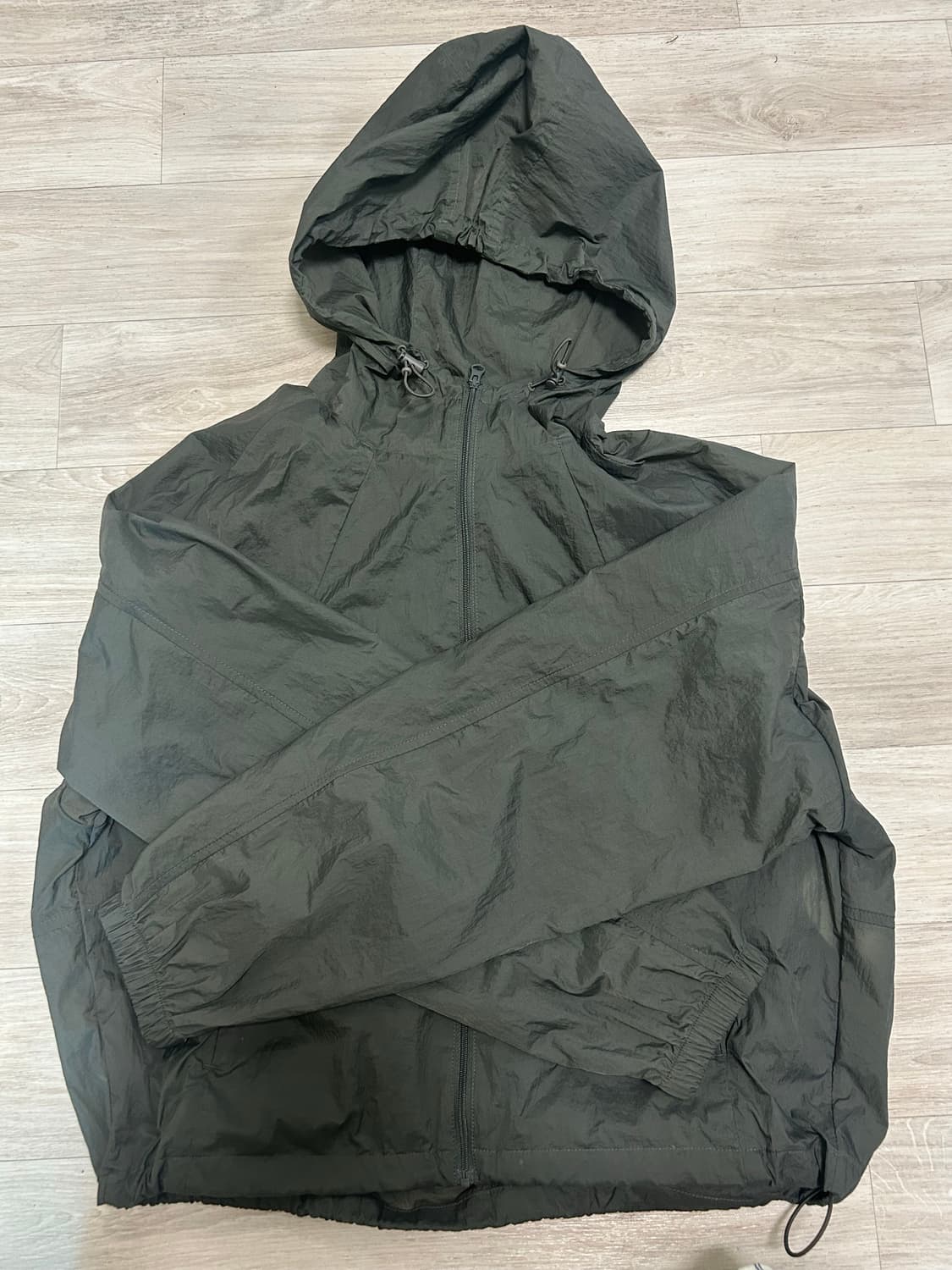 무탠다드 우먼즈 시어 후디드 윈드브레이커 자켓 상품이미지2