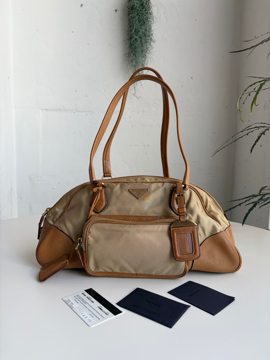 프라다 나일론 레더 숄더백 상품이미지1