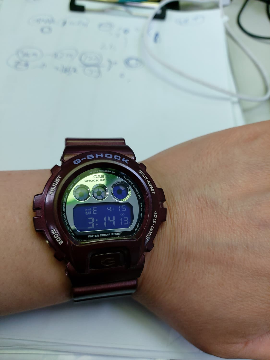 카시오 지샥 버건디색 시계 상품이미지4