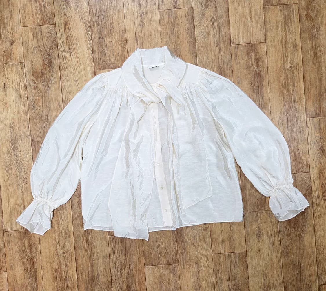프레시라벨(FRESH LABEL) 실키 스카프 블라우스 프리사이즈 새상품 상품이미지1