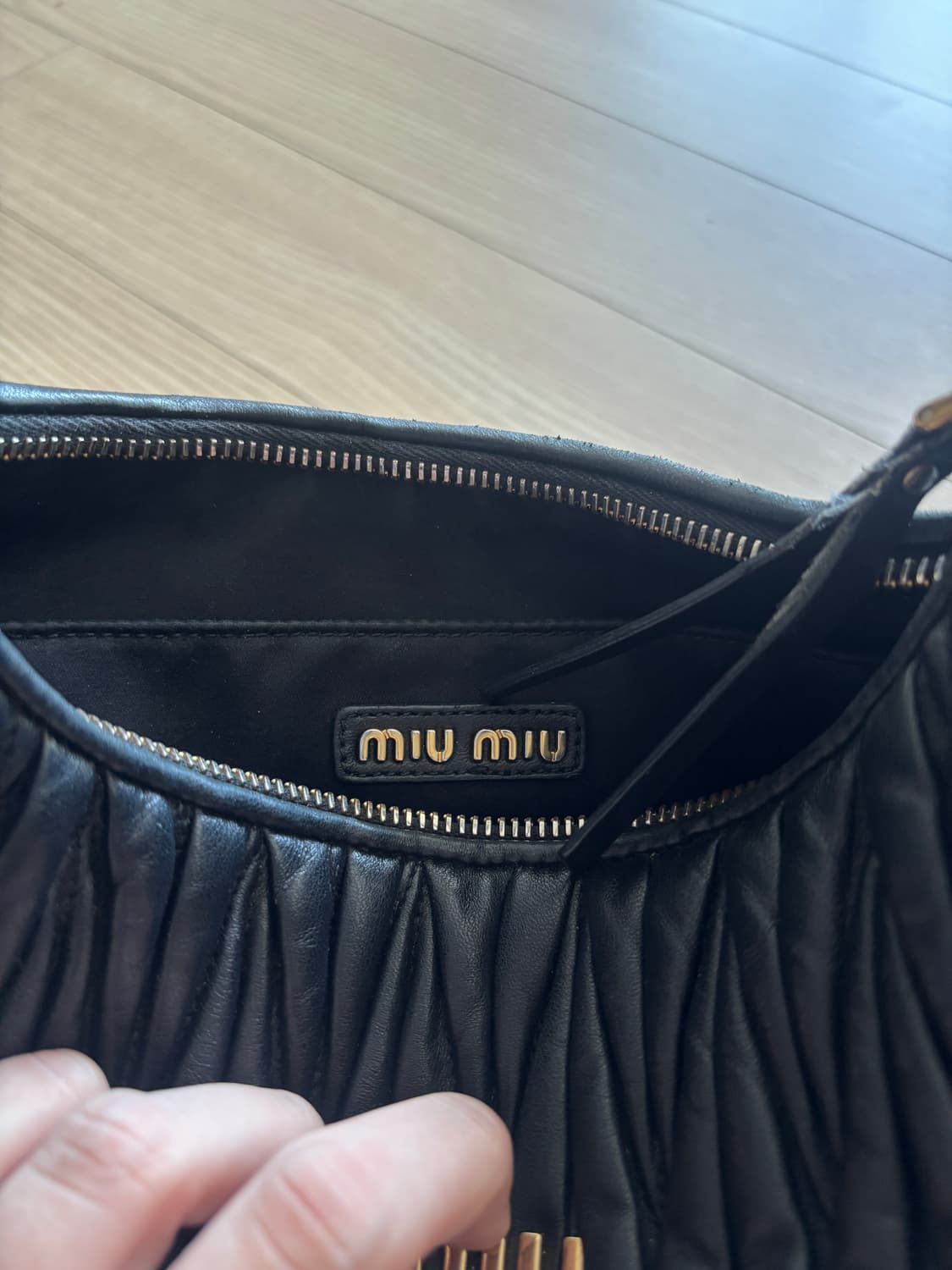 미우미우 마테라쎄 호보 미디윰 나파가죽  상품이미지3