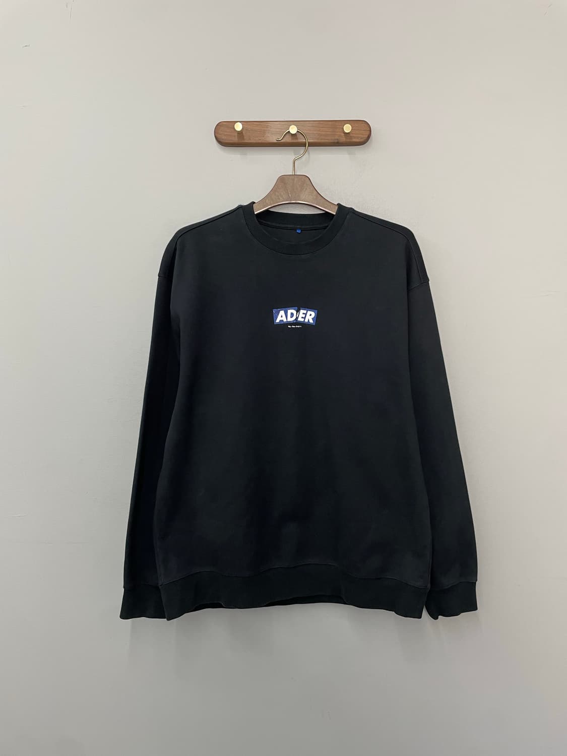 아더에러 박스로고 블랙 맨투맨 H2570 상품이미지2