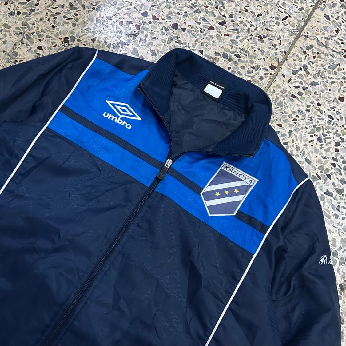 엄브로(UMBRO) 블랙 바람막이 자켓 상품이미지2