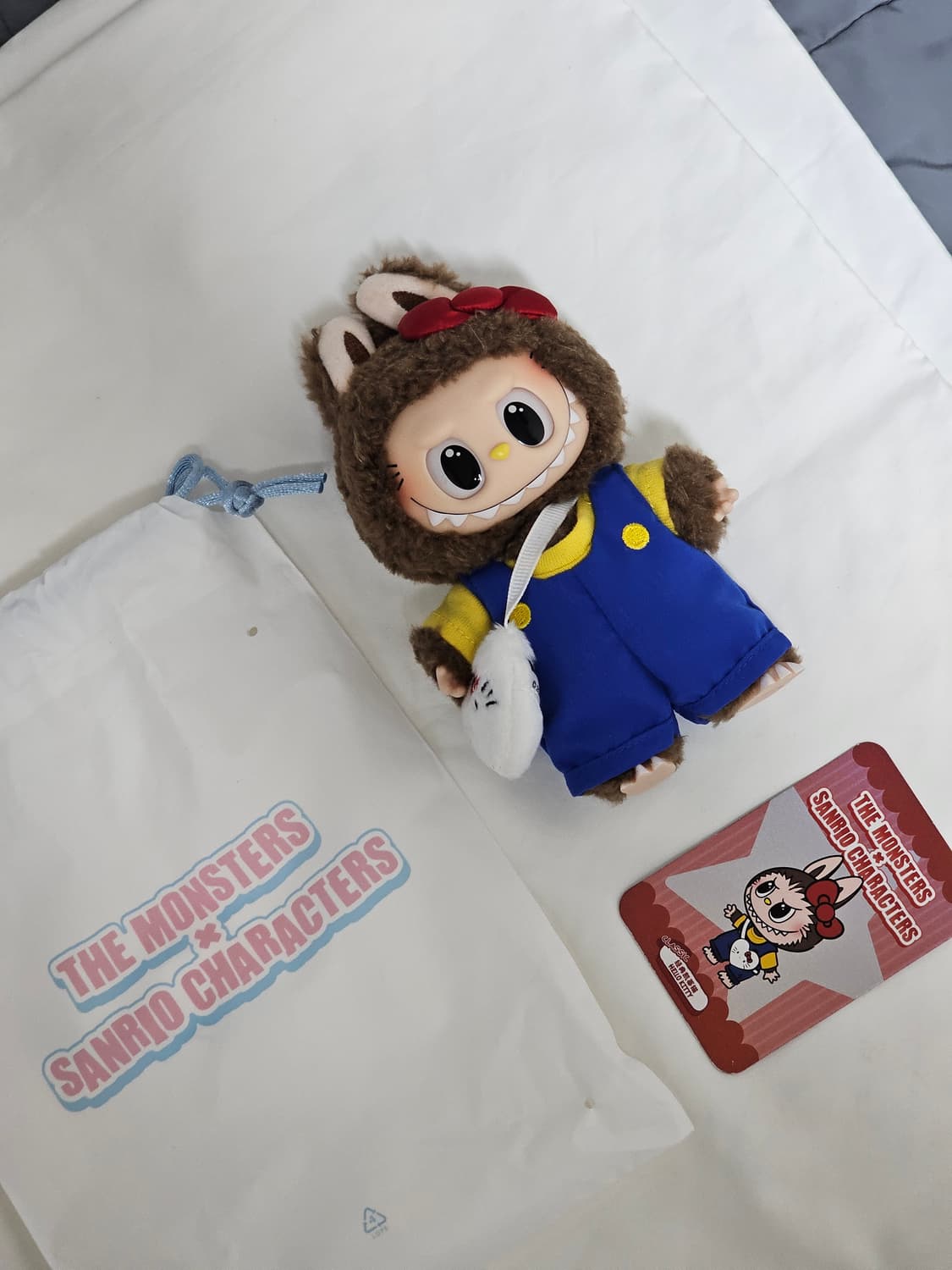 [정품] 라부부 X 산리오 캐릭터 시리즈 인형 키링 시크릿(헬로키티) 상품이미지1