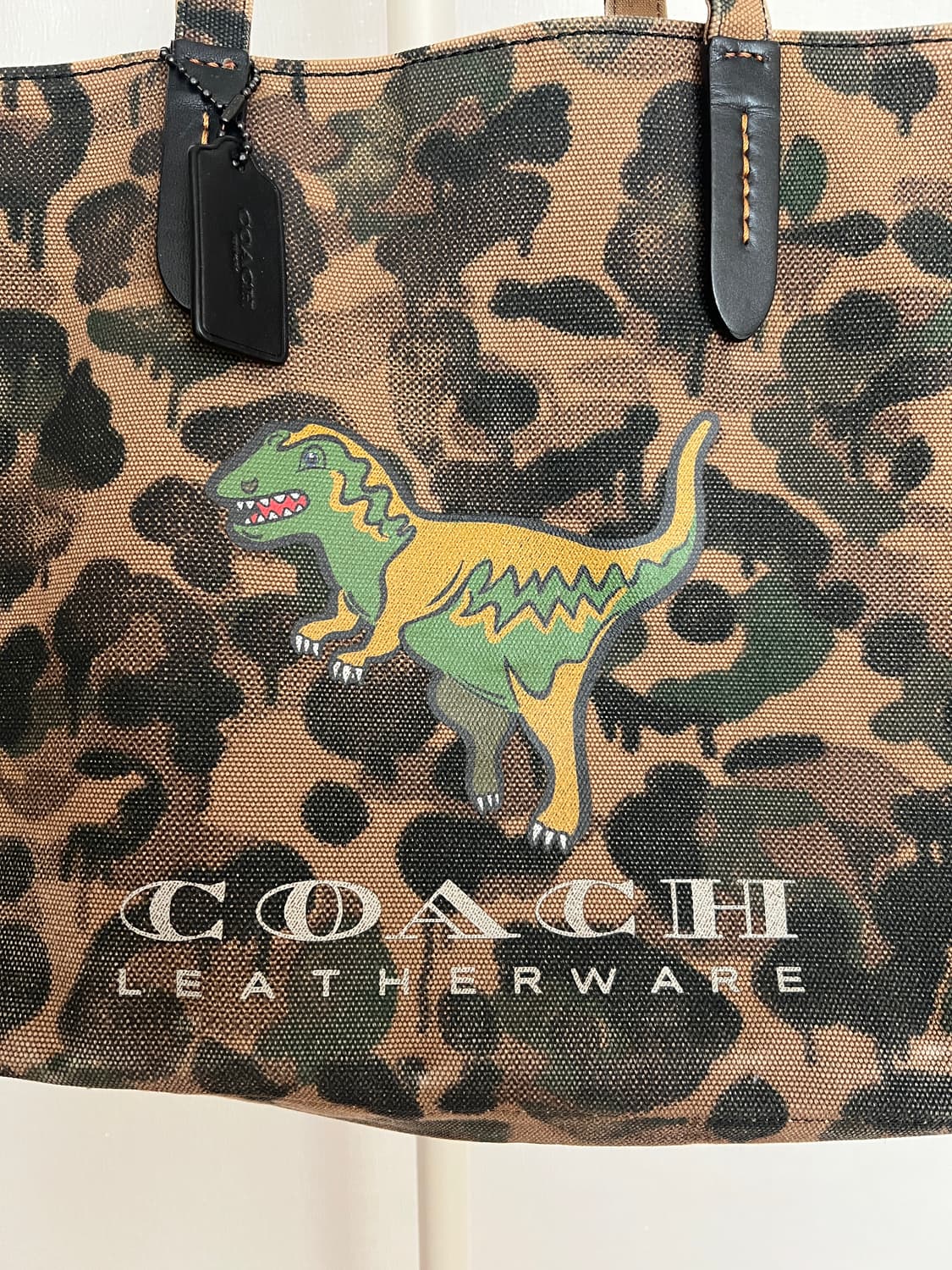 COACH Wild Beast Rexy Canvas Tote Bag 상품이미지2