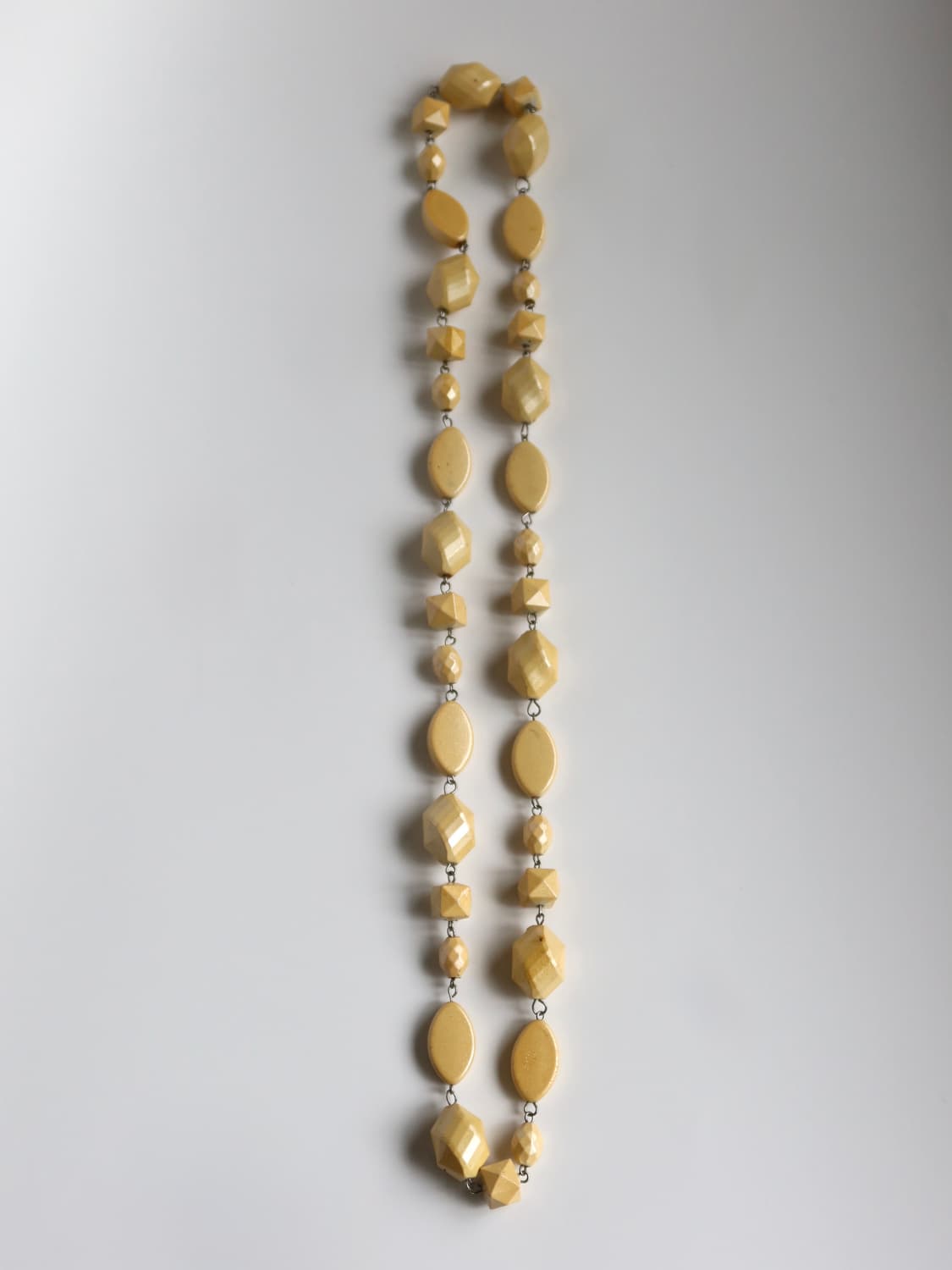 vintage soft yellow necklace 상품이미지3