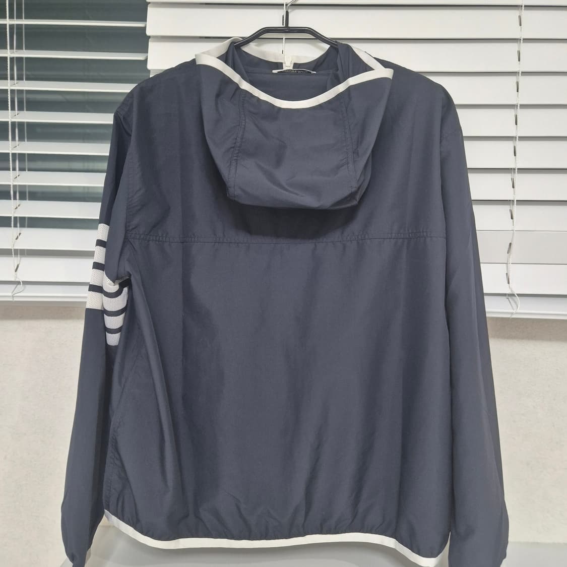 톰브라운 립스탑 신형 바람막이 2사이즈 상품이미지4