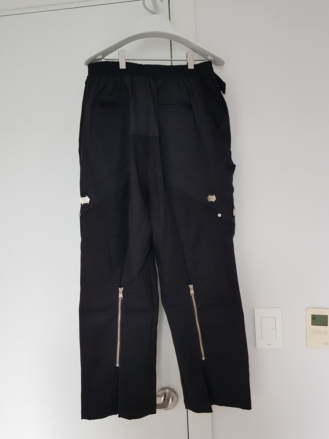 1) 언더마이카 x 오현석 볼튬.5 하드웨어 카고 포켓 와이드 팬츠 블랙 상품이미지2