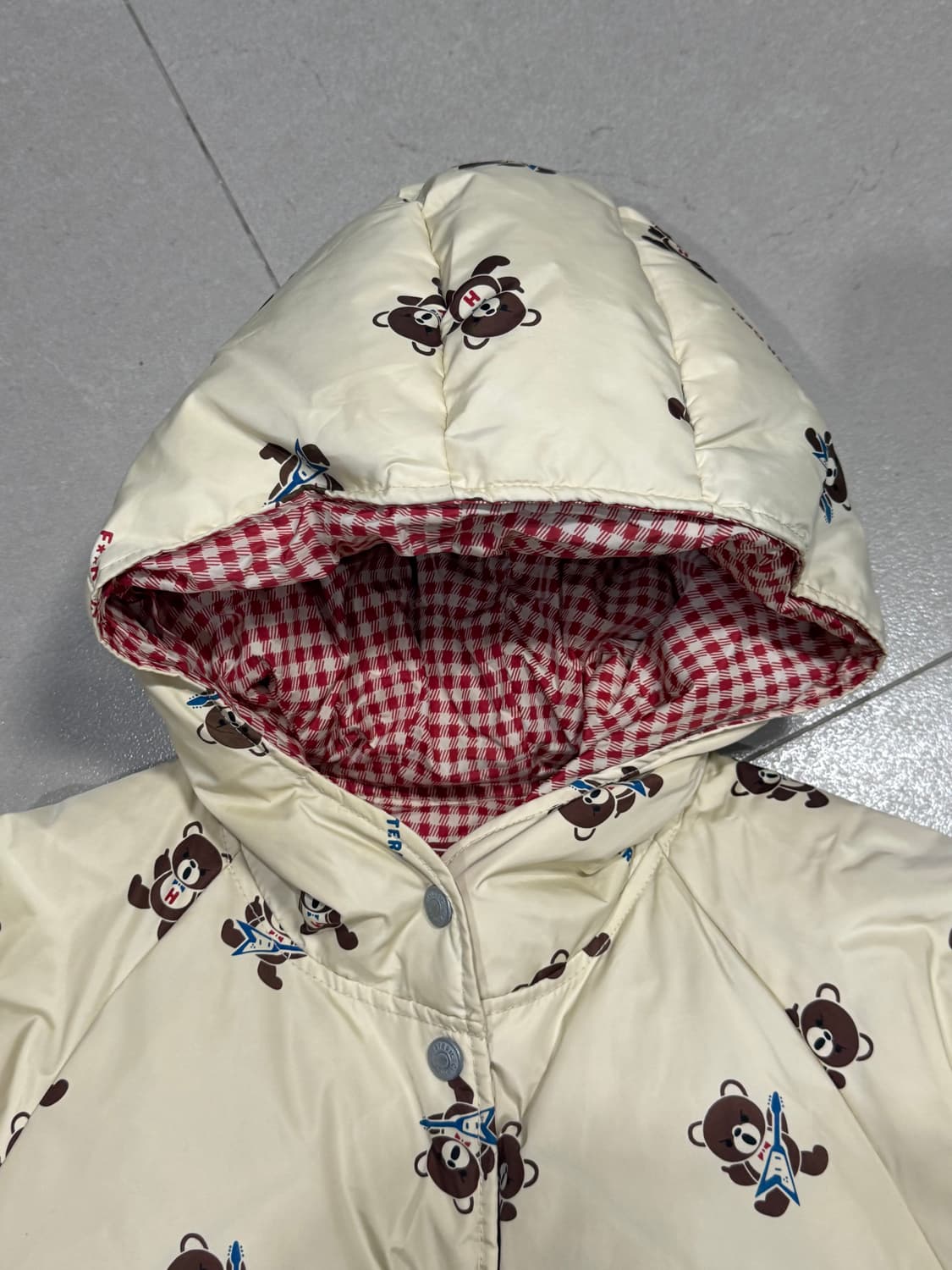 히스테릭 글래머 아카이브 퍽베어 패턴 오프화이트 색상 롱 패딩 자켓 상품이미지7