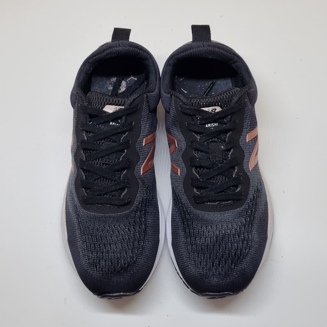 뉴발란스 프레쉬폼 아리쉬 V3 운동화 240. 상품이미지2