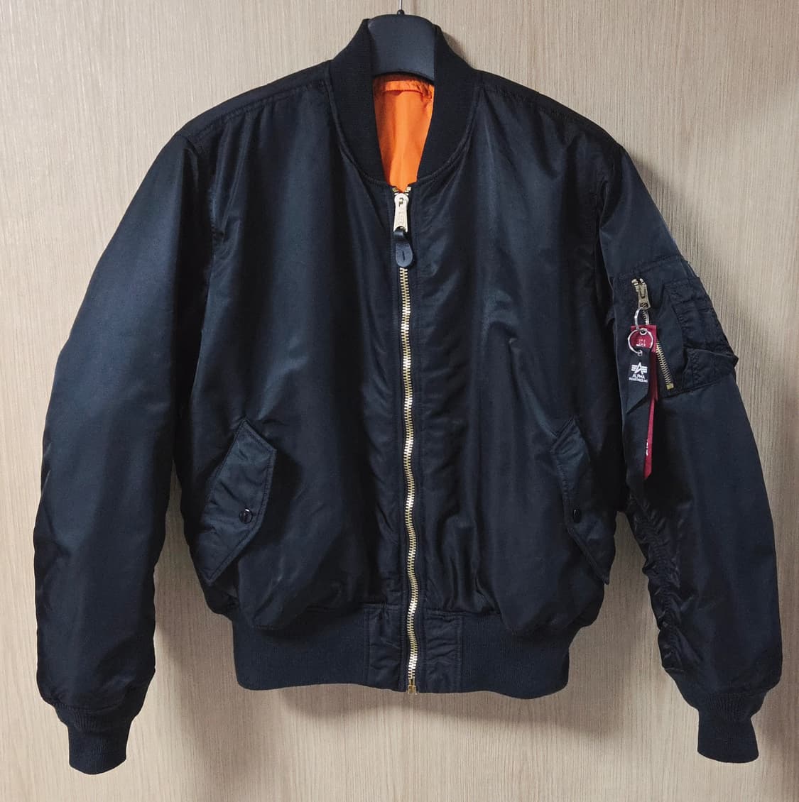 (착샷) 알파인더스트리 ma-1 레귤러핏 블랙  상품이미지1