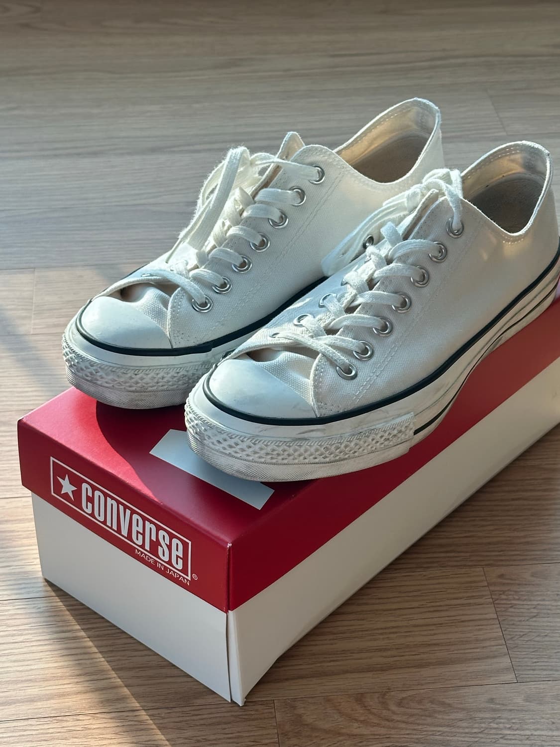 컨버스 제팬라인 화이트 로우 275사이즈입니다 상품이미지1