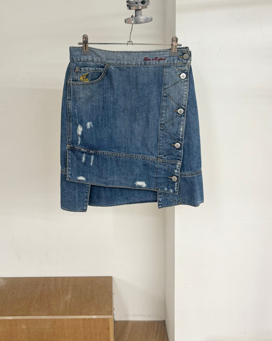 비비안 웨스트우드 앵글로매니아 립 디테일 데님 스커트 상품이미지1