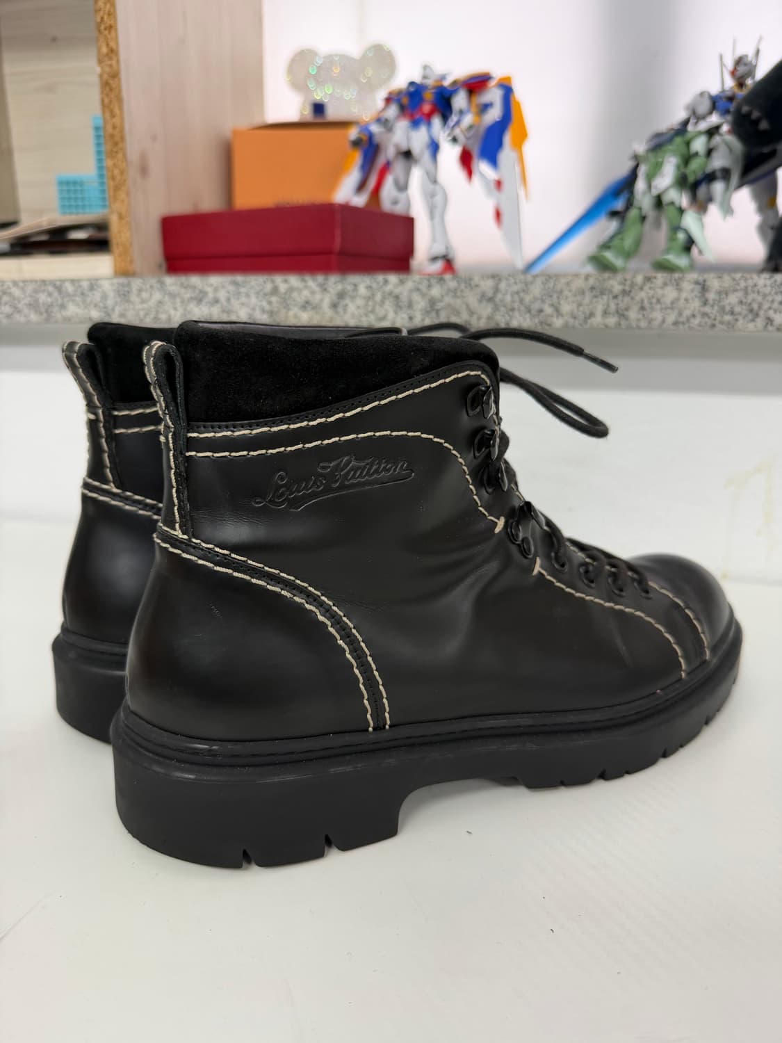 정품) 루이비통 남성 레이스업 몽키부츠 5 상품이미지4